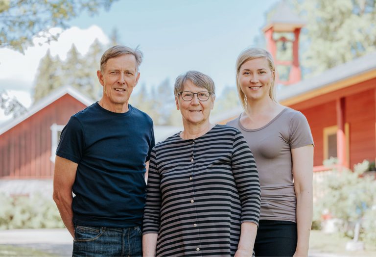 Host family of the farm: Esko, Irma and Maire Ylä-Tuuhonen.